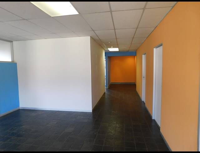 185M² OFFICE TO LET IN HYDE PARK